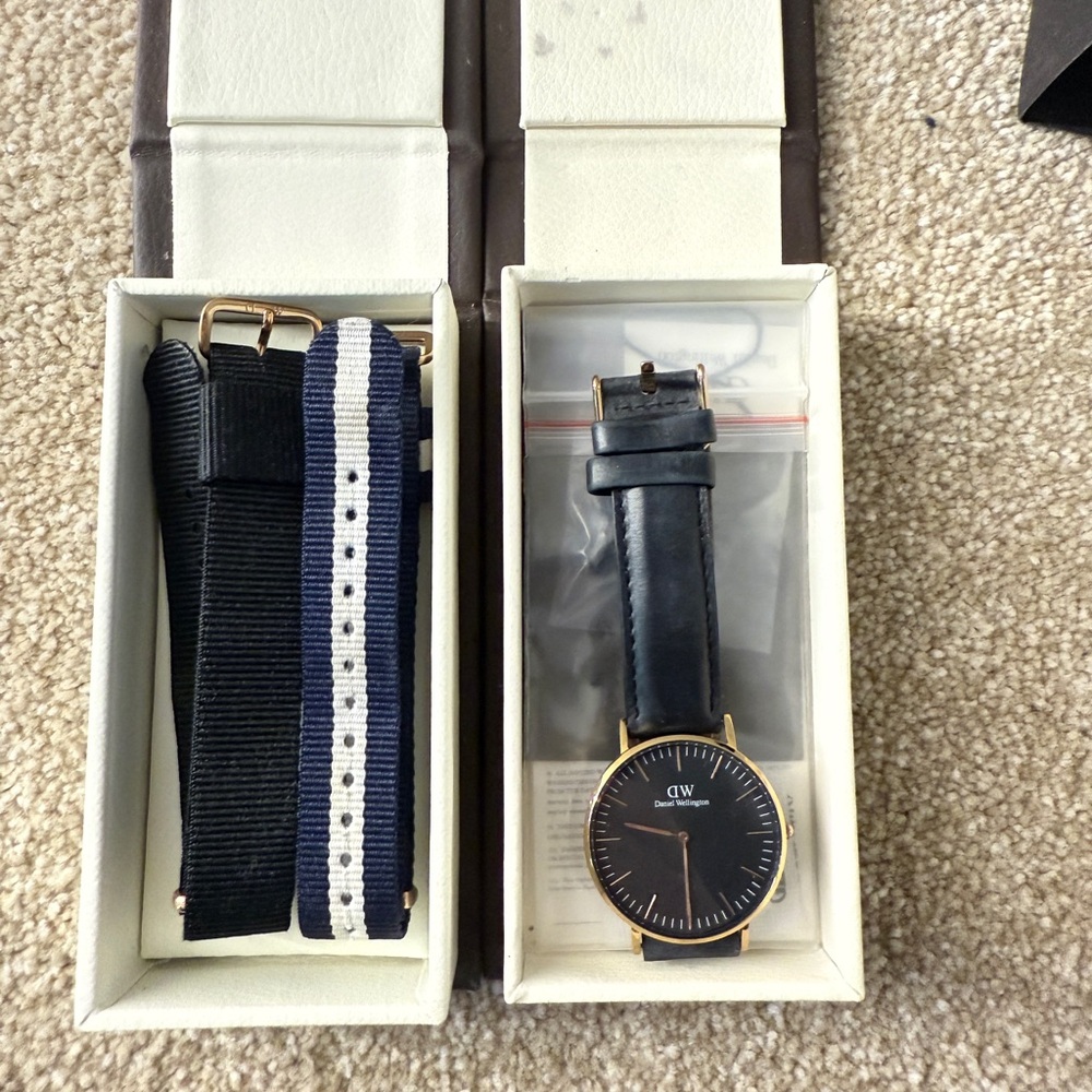 Daniel Wellington Black Watch Set with Interchangeable Straps
